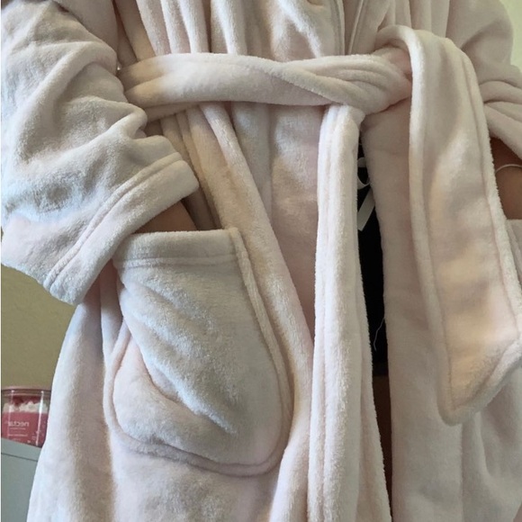 Victoria’s Secret Robe - Picture 4 of 5